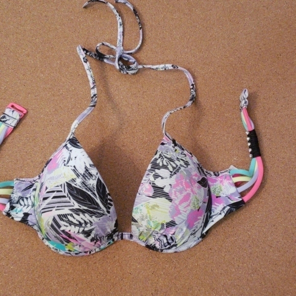 Victoria's Secret Floral Bikini Top only - Picture 14 of 16